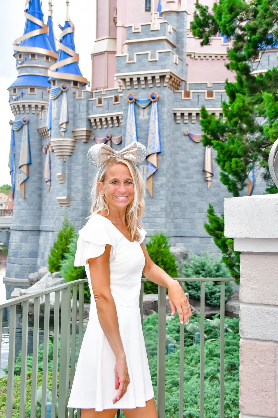 Fallon, travel advisor