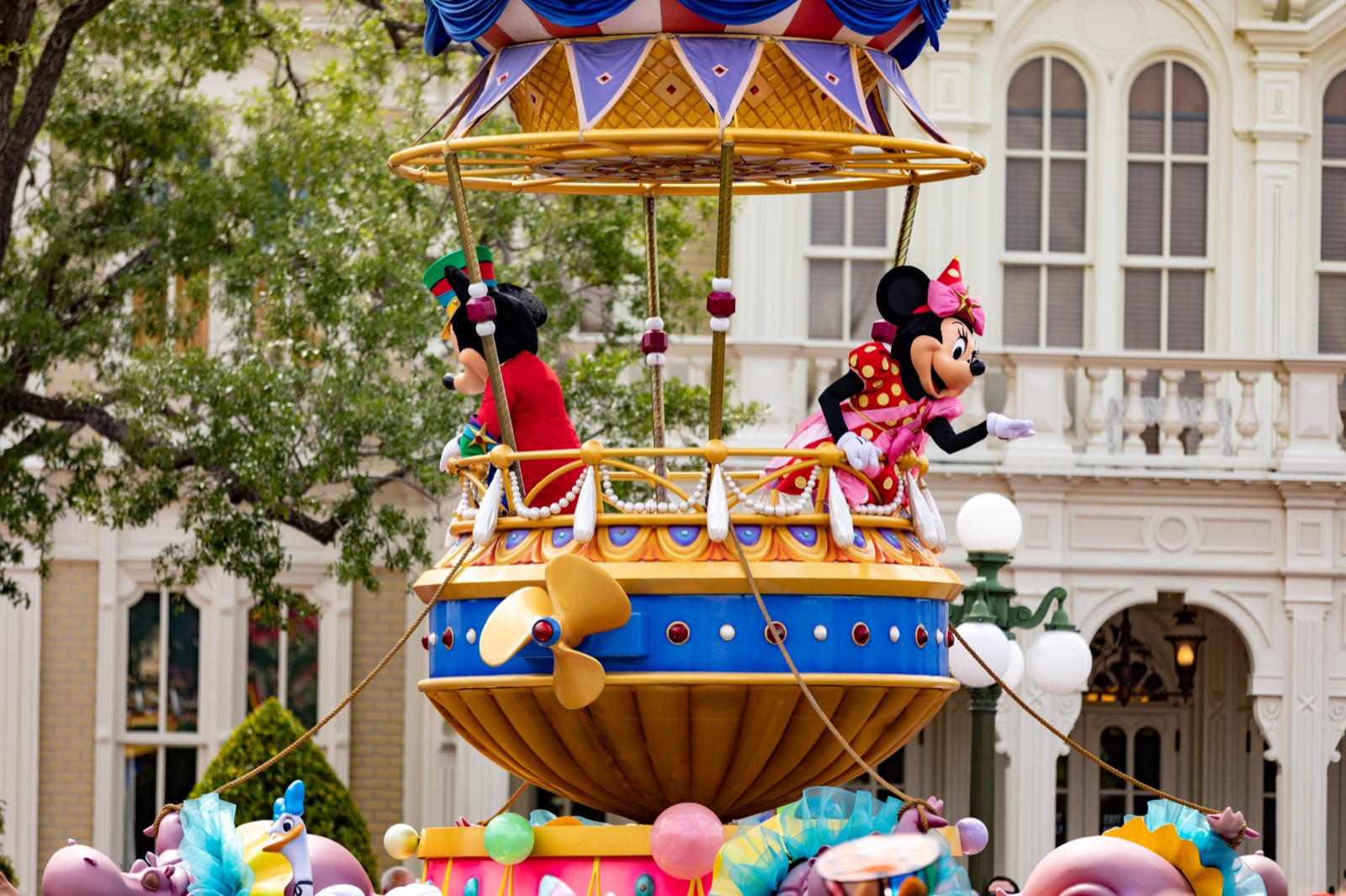 Mickey and Minnie's hot-air-balloon float, finale of Festival of Fantasy.